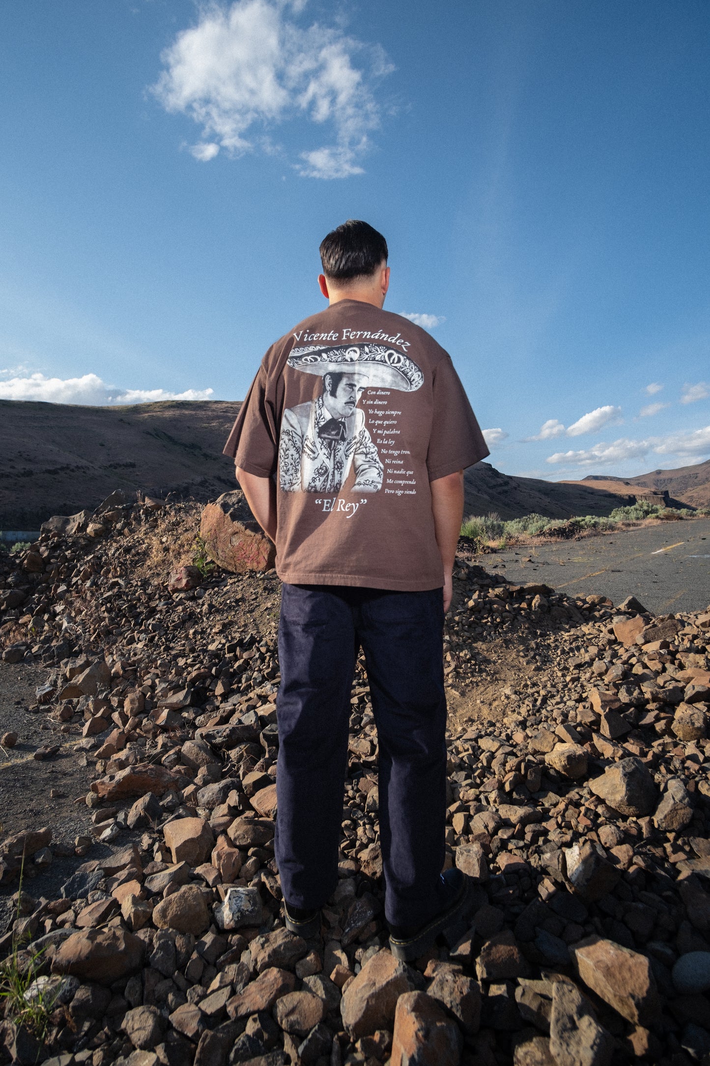 Vicente Fernández Drop Shoulder T-Shirt (Brown)